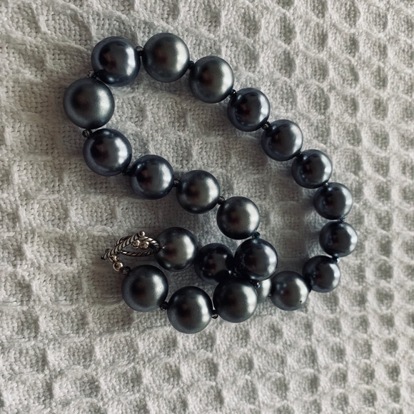 Large Pearl Choker - Picture 5 of 6